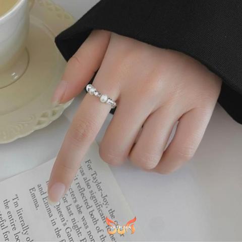 Ý nghĩa đeo nhẫn ngón trỏ nữ