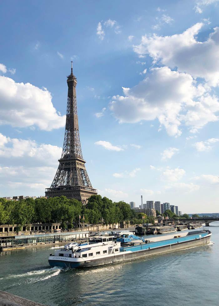 Điểm chụp ảnh quanh tháp Eiffel