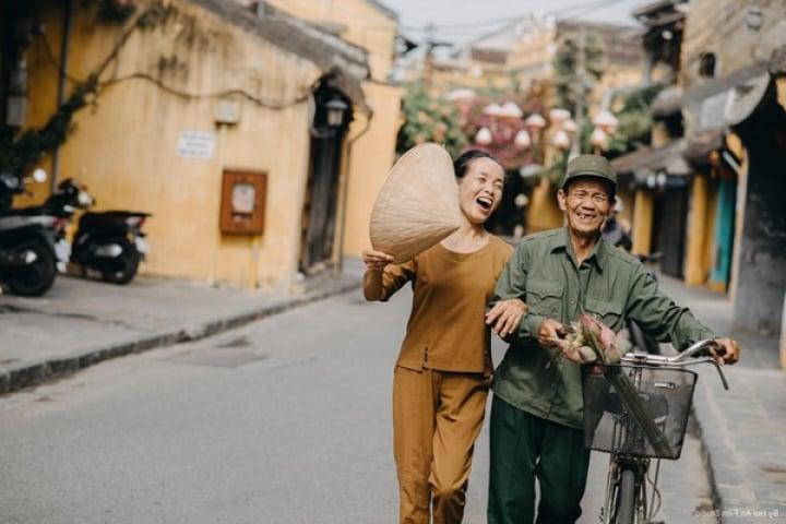Cặp vợ chồng già gây sốt với bộ ảnh