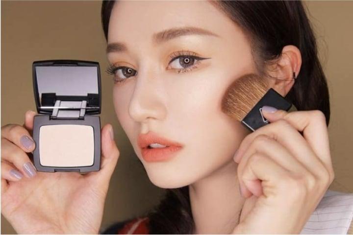 Phấn highlight bắt sáng tự nhiên tốt nhất cho các nàng - 1