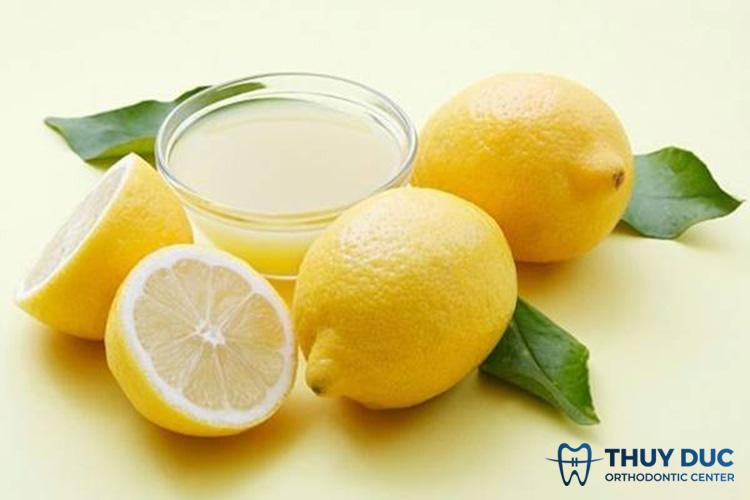 1. Tẩy trắng răng bằng nước cốt chanh tươi 1