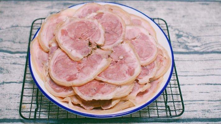 Thịt chân giò xông khói giải pháp cho bữa ăn tiện lợi