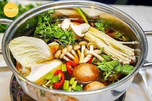 Cách nấu lẩu gà nấm thơm ngon