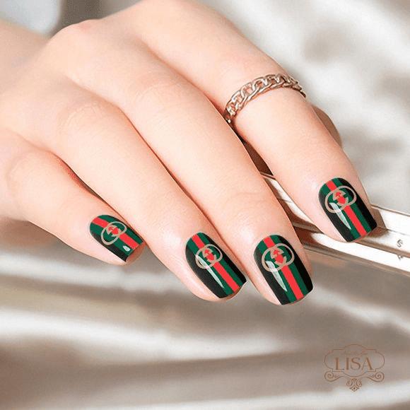 Mẫu nail Gucci đẹp độc lạ