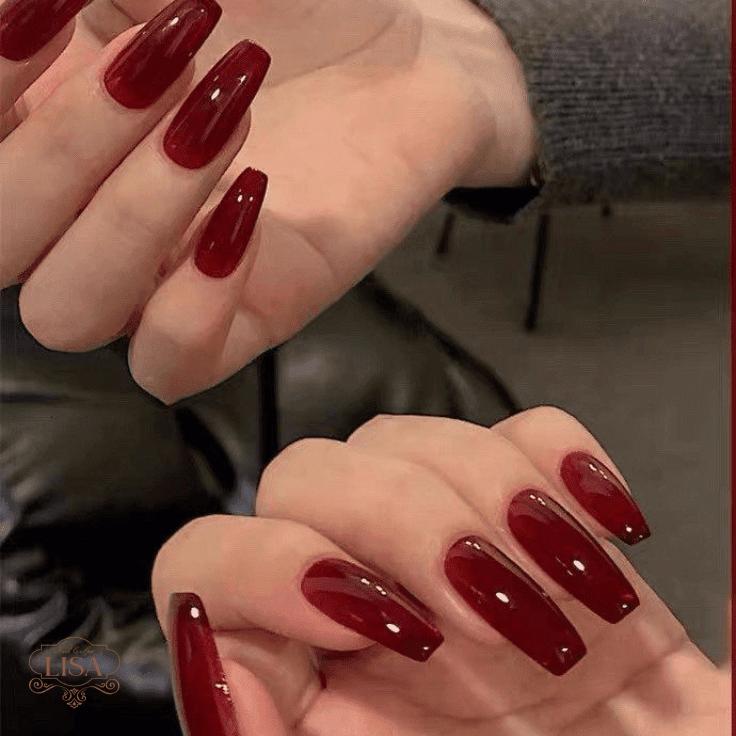 Mẫu nail màu đỏ rượu