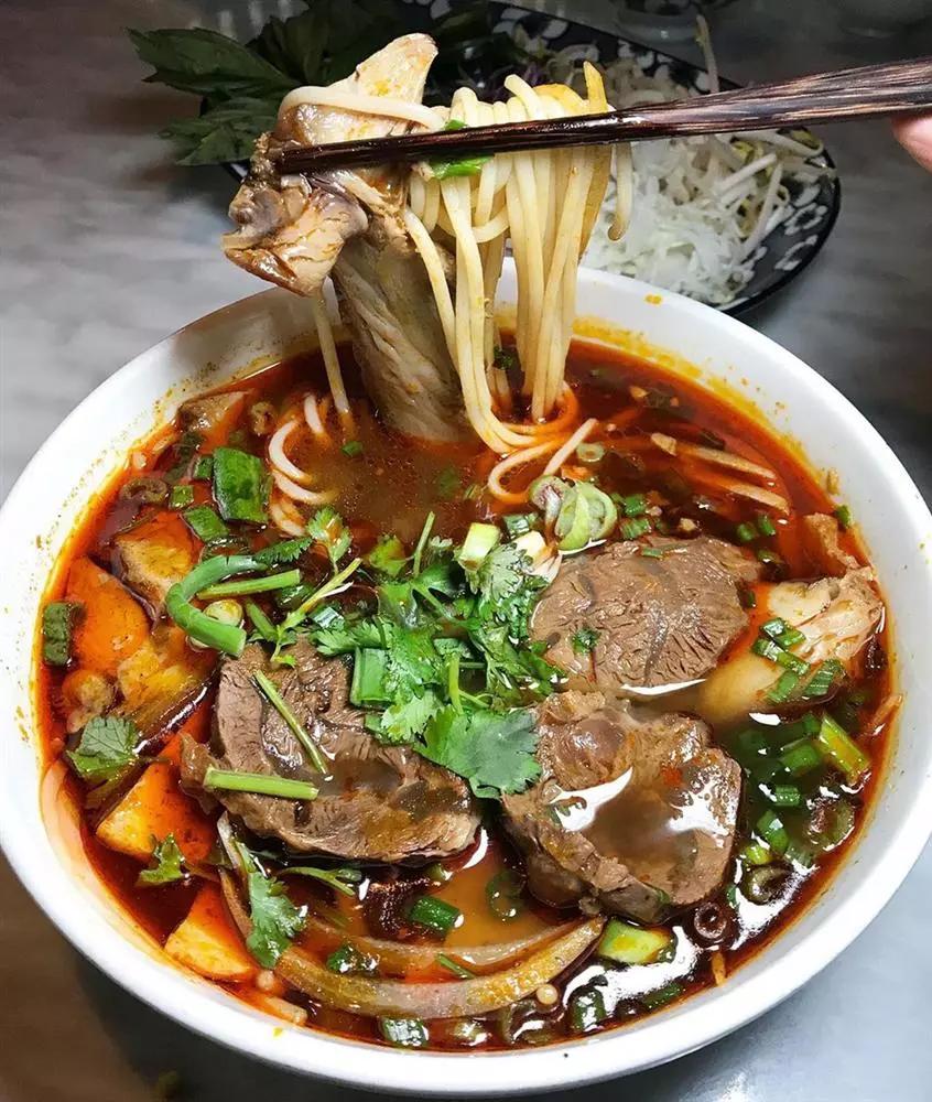 Cách nấu bún bò miền nam thơm lừng đậm đà đơn giản tại nhà