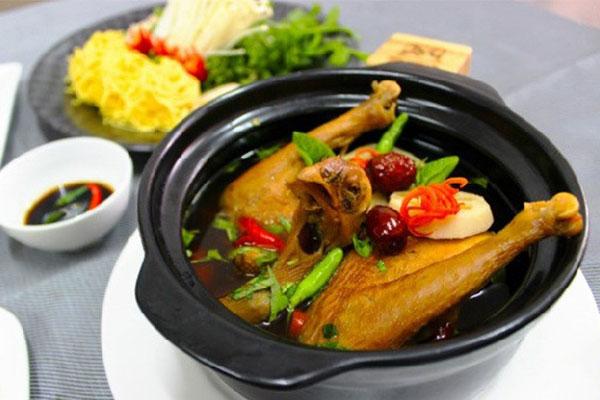 lẩu gà ớt hiểm