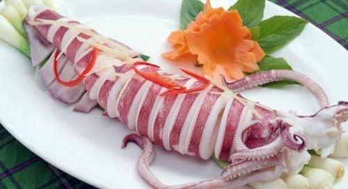 Calamari là gì? Calamari là từ ngữ dùng chỉ chung món ăn về mực ống