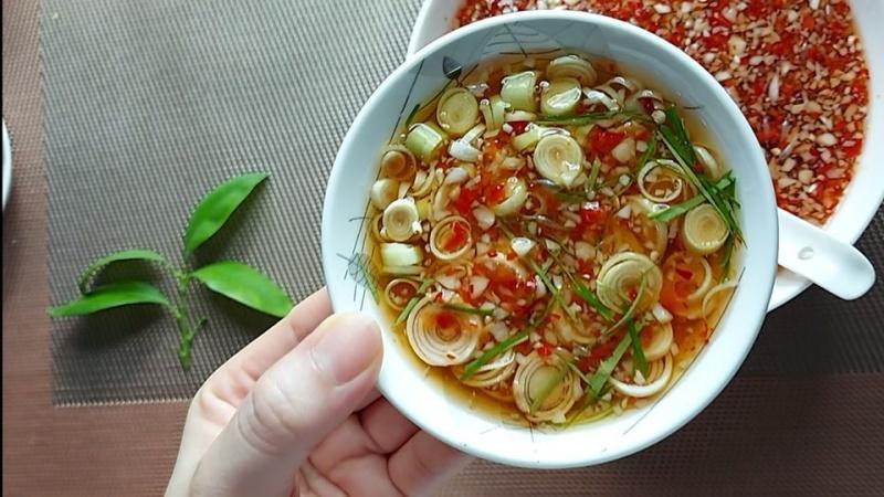 nước mắm chấm ốc