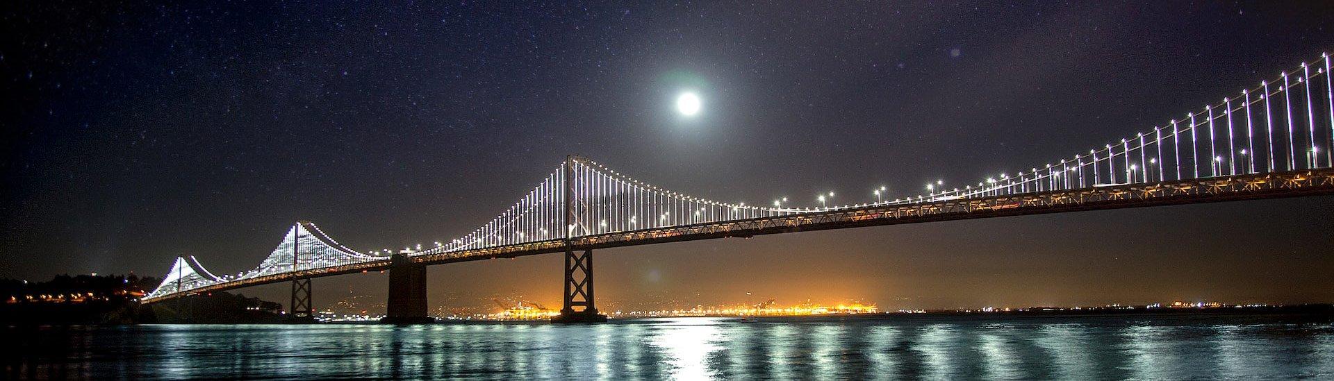 Cầu Vịnh San Francisco - Oakland vào ban đêm