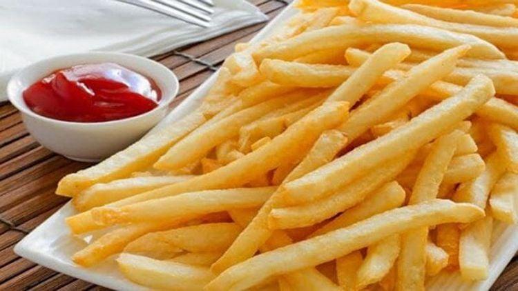 Khoai tây chiên là món ăn vặt khoái khẩu của cả người lớn và trẻ em