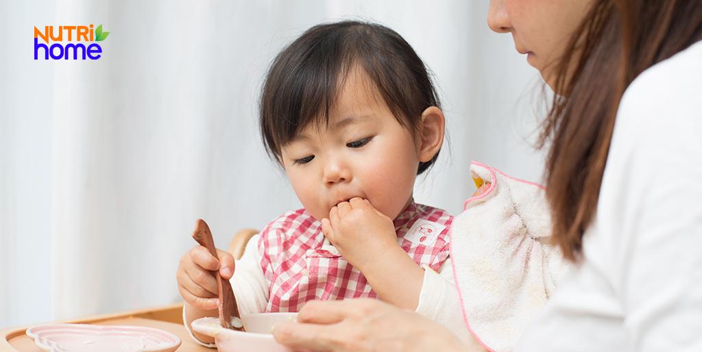 cách nấu cháo dinh dưỡng cho bé 1 tuổi để giúp trẻ ăn ngon miệng và tăng cân đều