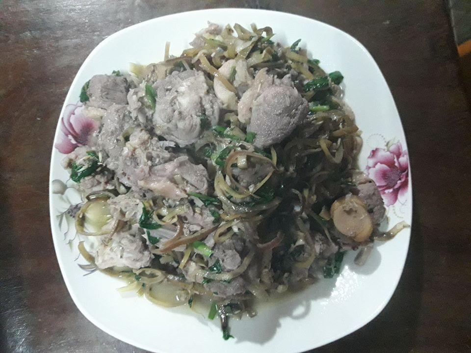 Thịt vịt xào hoa chuối rừng là món ăn đậm đà dư vị của đồng bào Tày Tây Bắc.