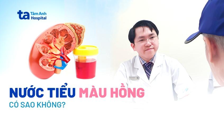 nước tiểu màu hồng