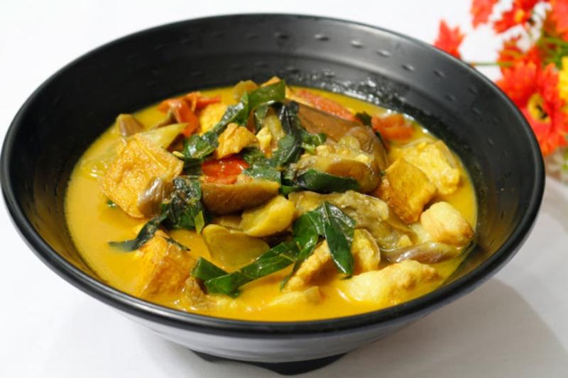 Khám phá cách chế biến món canh cà tím với đậu phụ dân dã