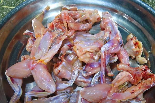 thịt ếch sau khi sơ chế