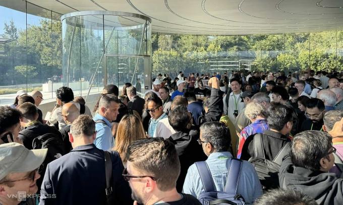 Apple ra iPhone 16 Pro Max màn hình lớn nhất, viền mỏng nhất
