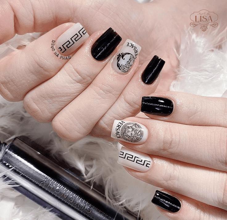 Mẫu nail dán sticker chữ