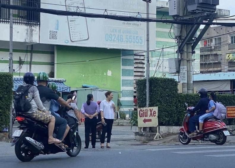 Dạy thêm chui cho học sinh tiểu học núp bóng lớp học vẽ - 1