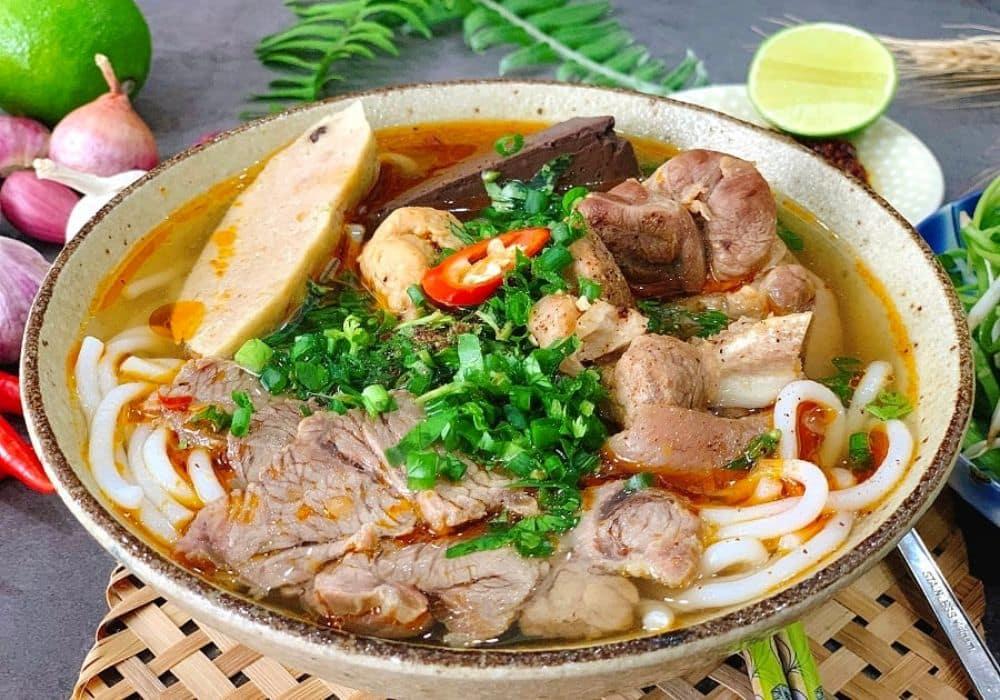 Bún bò Bà Ba nổi tiếng thơm ngon và có tận 4 chi nhánh (Ảnh: Sưu tầm Internet)