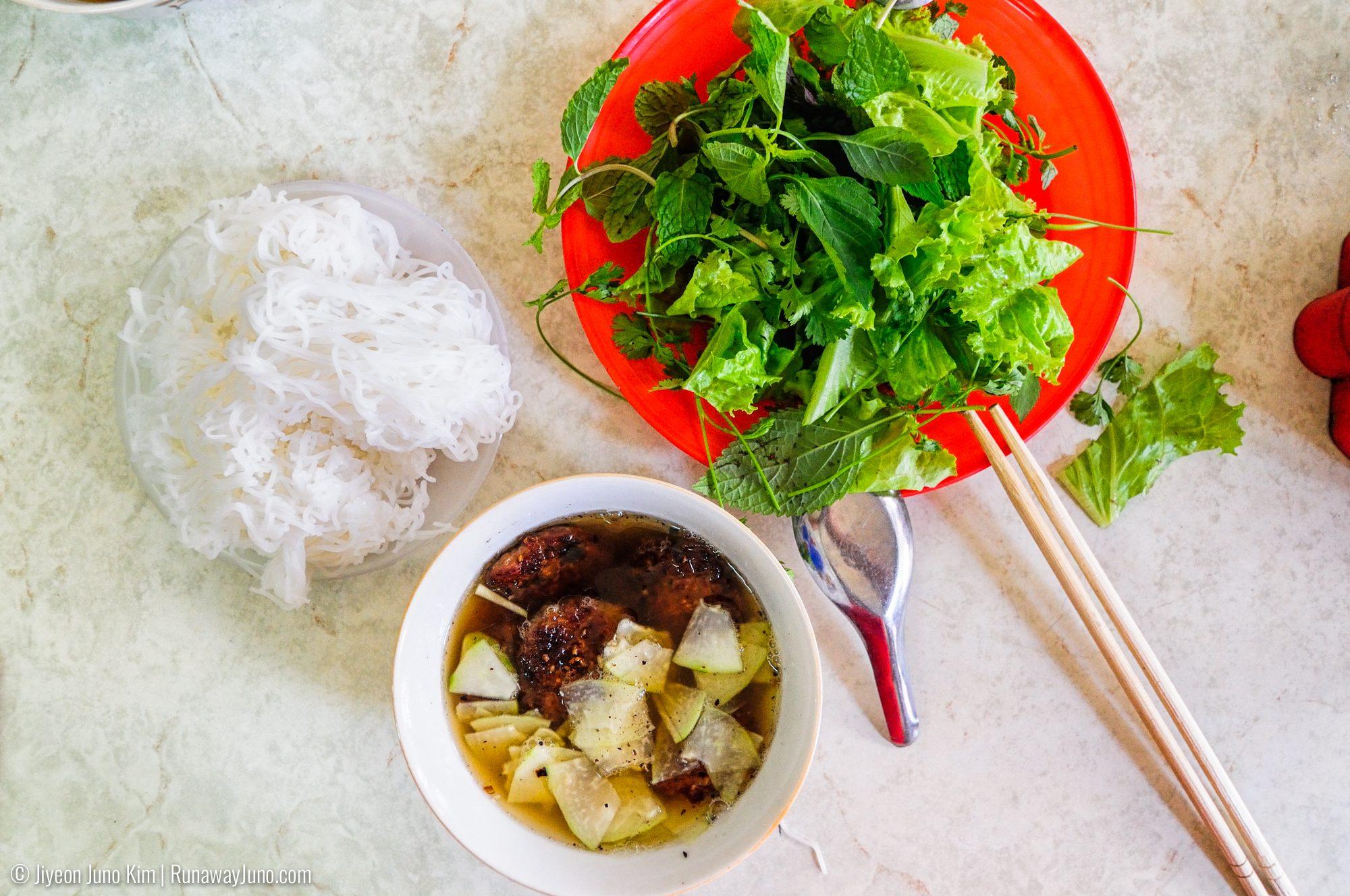 how to eat bun cha hanoi