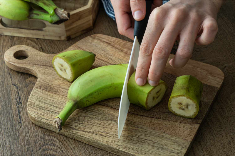 Giải đáp thắc mắc: Chuối xanh luộc có tác dụng gì?