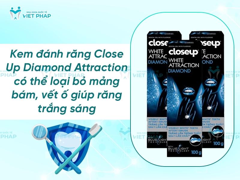 Kem đánh răng Close Up Diamond Attraction có thể loại bỏ mảng bám, vết ố giúp răng trắng sáng
