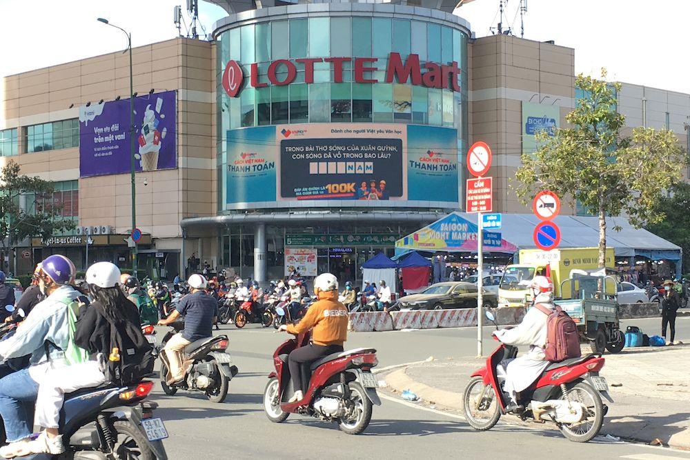VNPAY-QR quảng cáo màn hình LED ngoài trời tại Lotte Mart (Quận 7, Hồ Chí Minh)