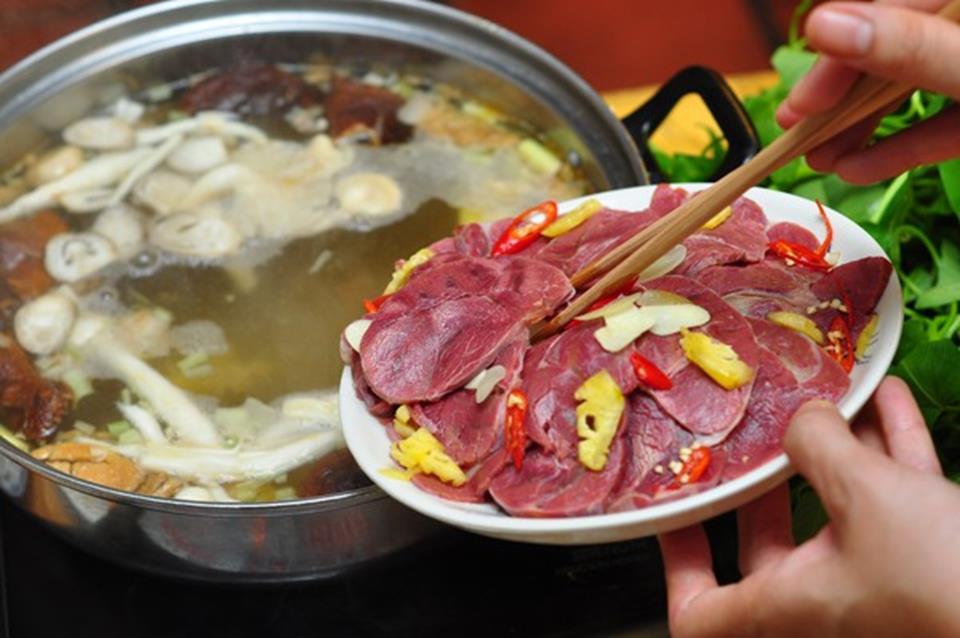 Cách nấu lẩu bò thơm lừng, hấp dẫn